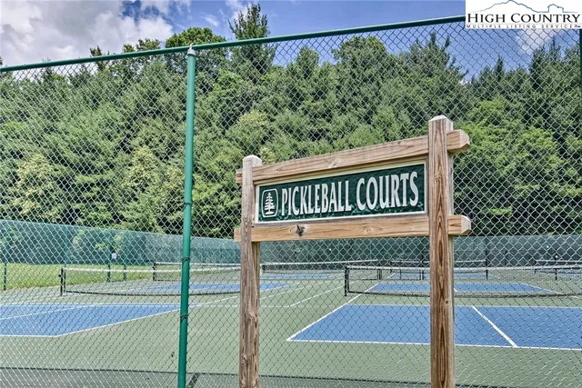 $425,000 | 6 Ridgewood Lane, Newland, NC 28657