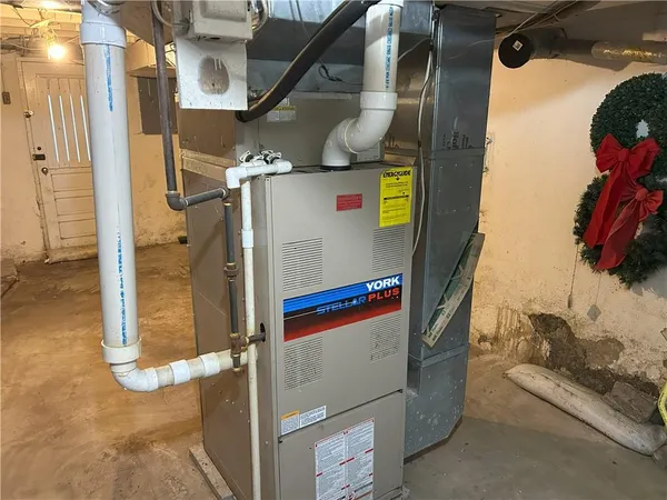 $194,900 | 725 South Main Street, Nevada, MO 64772