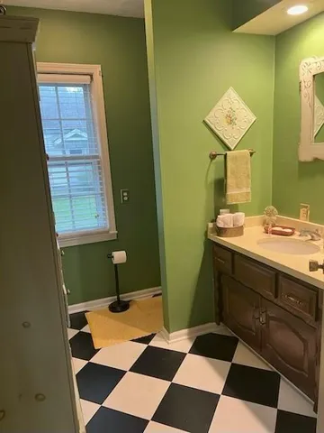 $205,000 | 725 South Main Street, Nevada, MO 64772