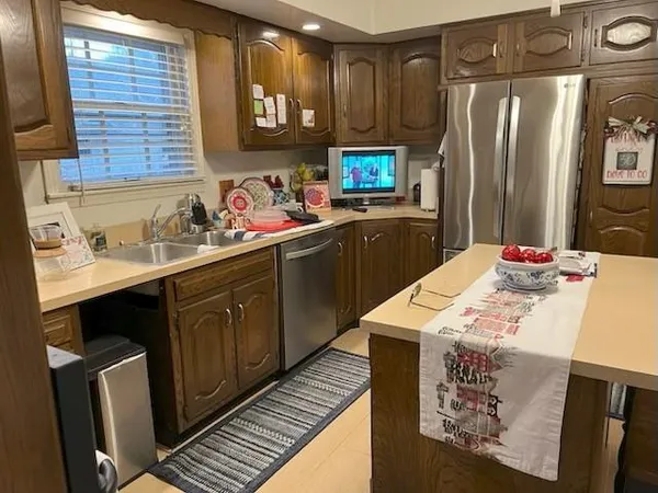 $194,900 | 725 South Main Street, Nevada, MO 64772