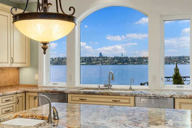 $12,988,000 | 1465 Evergreen Point Road, Medina, WA 98039