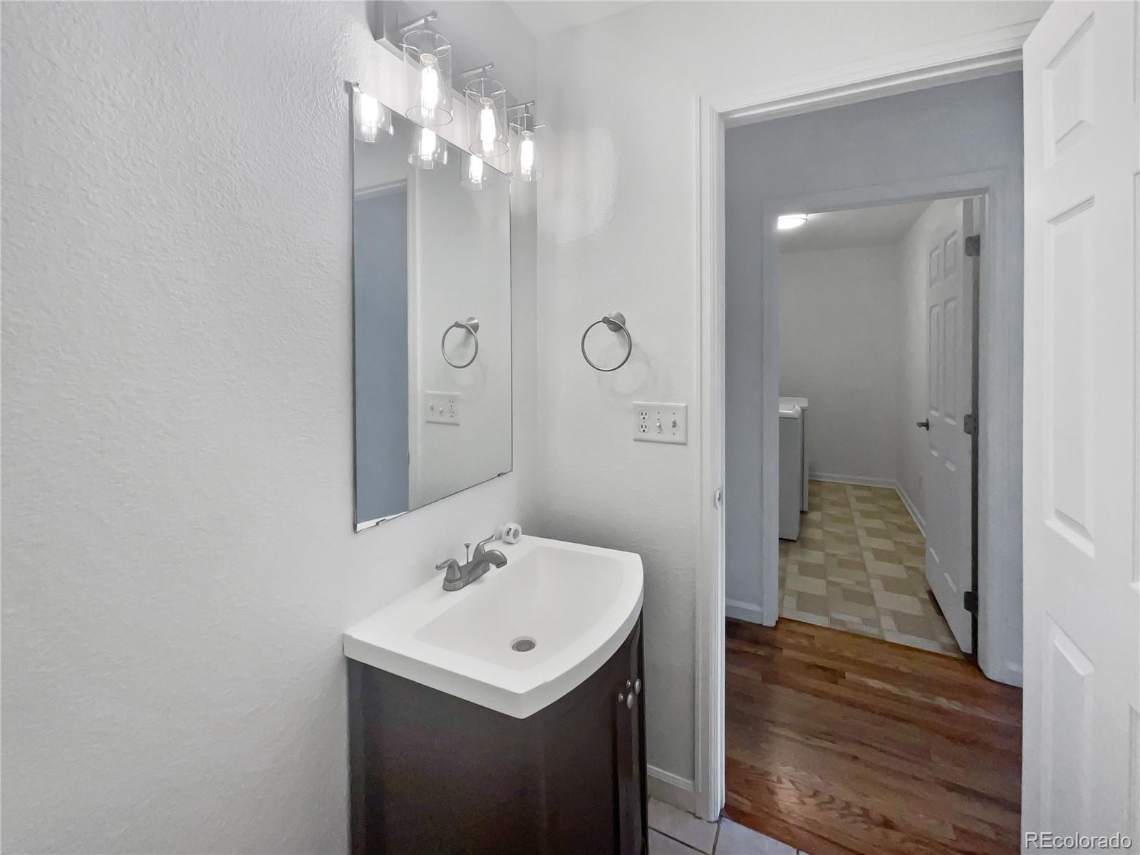 10020 Strathfield Lane Highlands Ranch, CO 80126 - Photo 16 of 27 Gallery Image 16