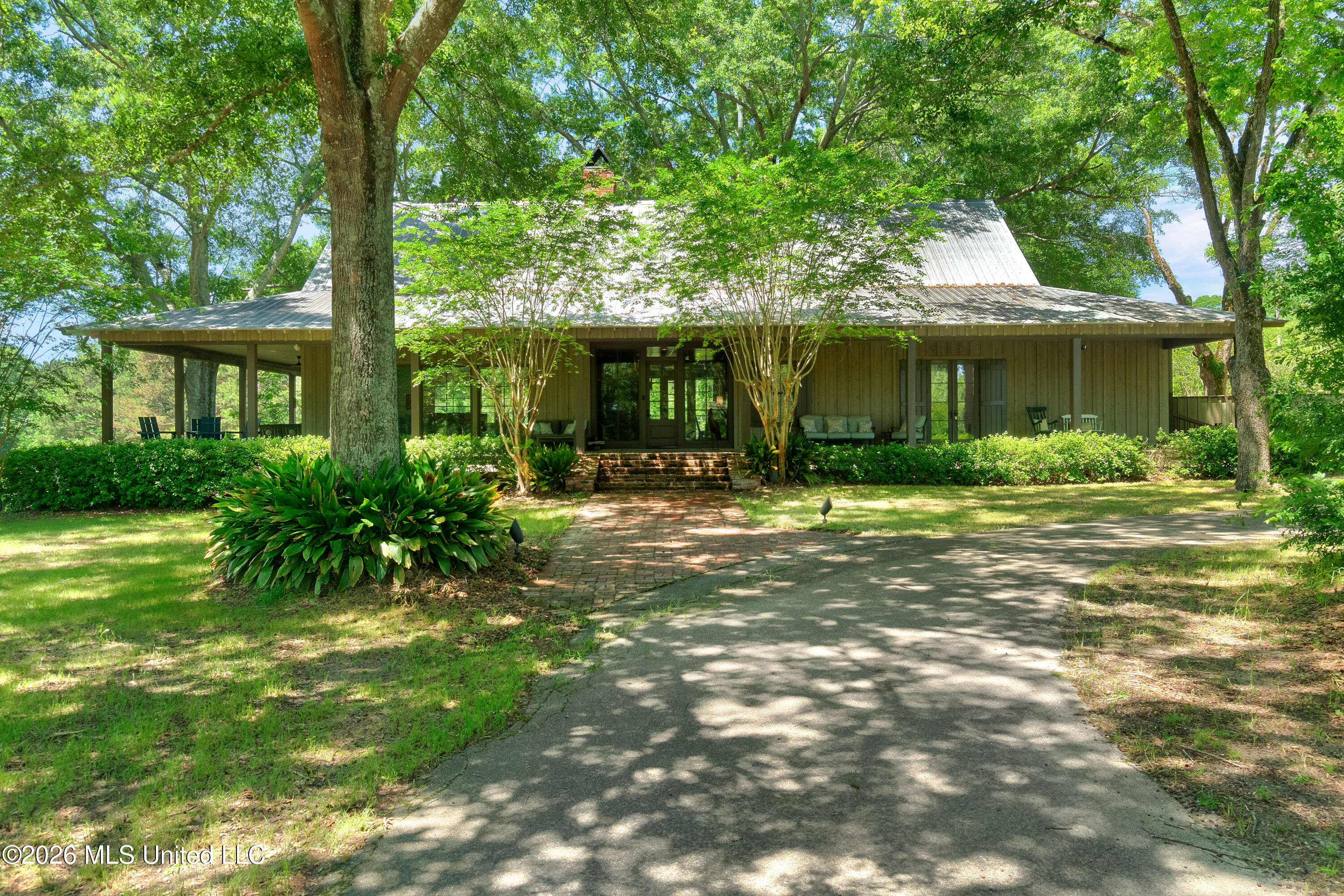 5844_North_Williamsburg_Road-11