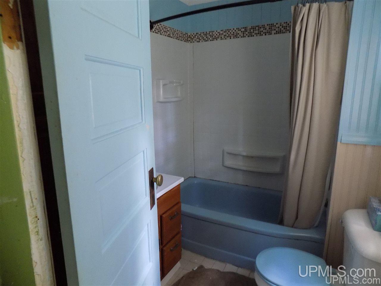 877 N River Road Manistique, MI 49854 - Photo 23 of 43