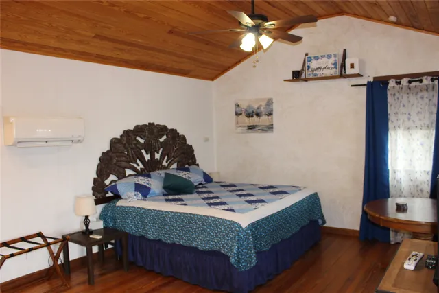 $1,200 | 961 Buttercup Lane, Unit 2, Wimberley, TX 78676