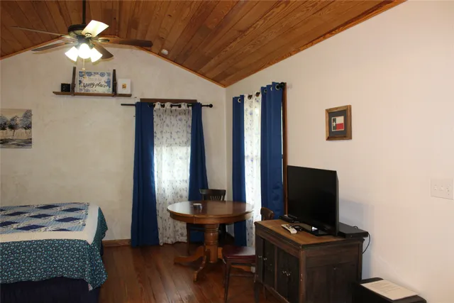 $1,200 | 961 Buttercup Lane, Unit 2, Wimberley, TX 78676