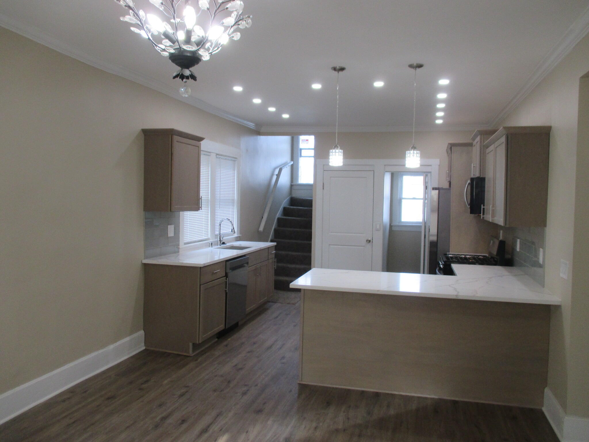 3741 North 25th Street Milwaukee, WI 53206 - Photo 2 of 34 Kitchen