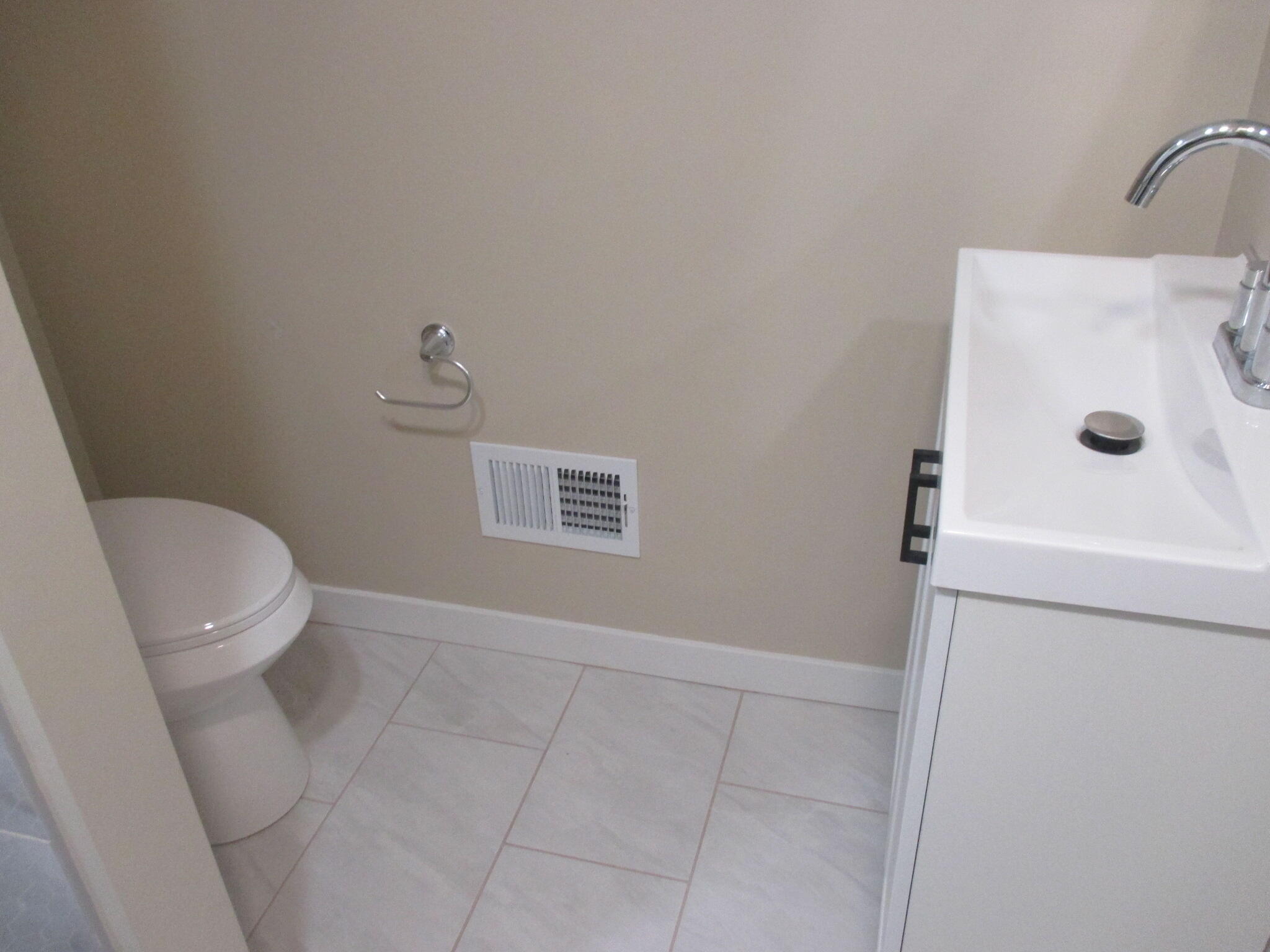 3741 North 25th Street Milwaukee, WI 53206 - Photo 21 of 34 upper full bath