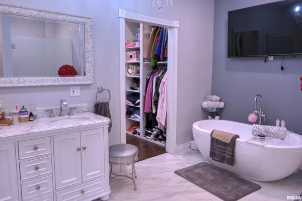 $695,000 | 267 Brian Avenue, Murphysboro, IL 62966