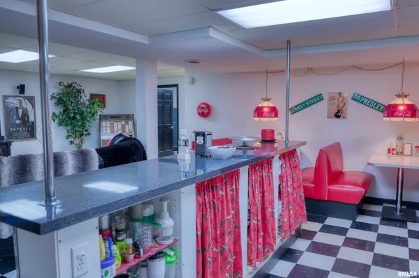 $695,000 | 267 Brian Avenue, Murphysboro, IL 62966