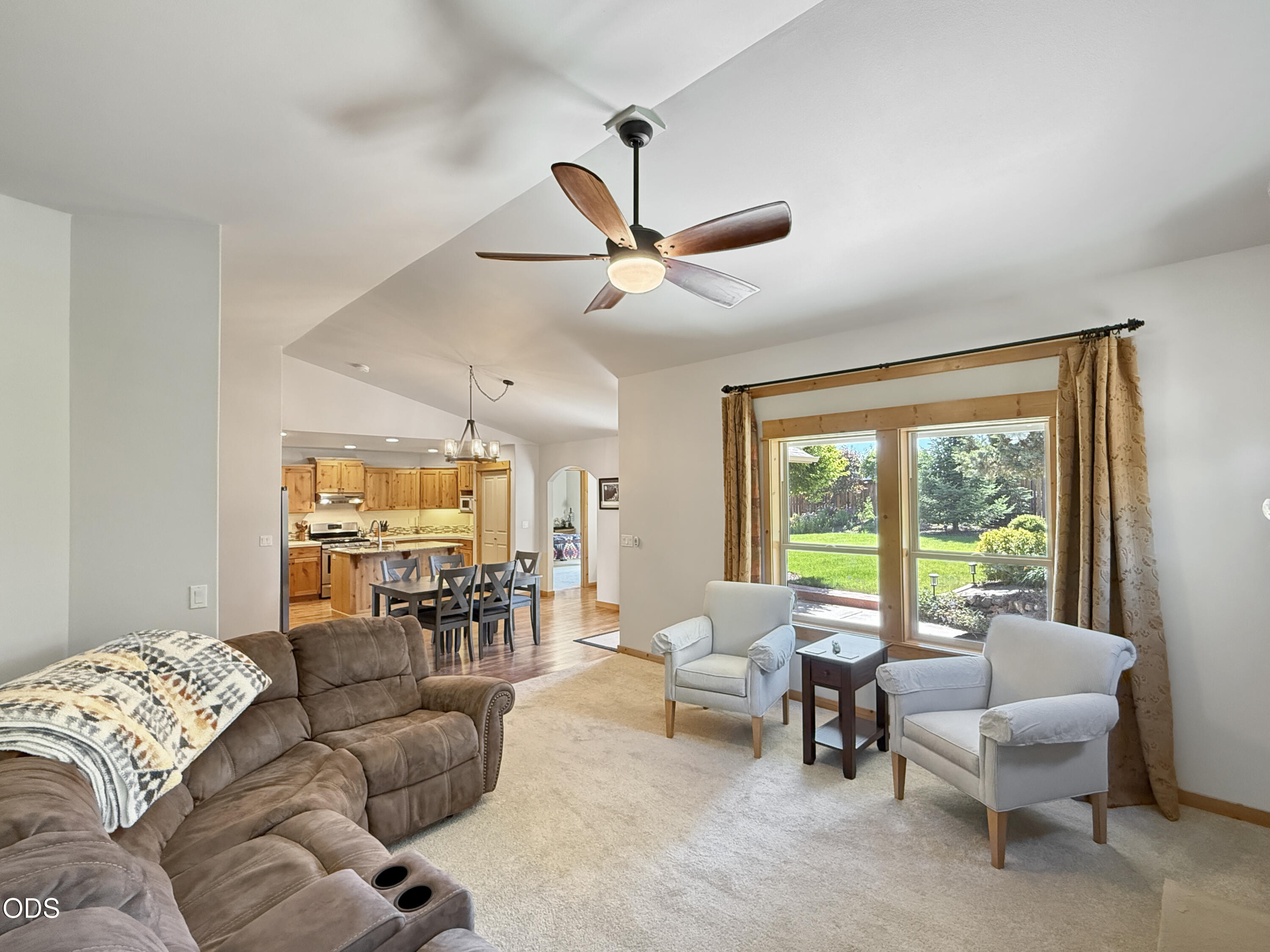 2021 Southwest 41st Street Redmond, OR 97756 - Photo 10 of 22