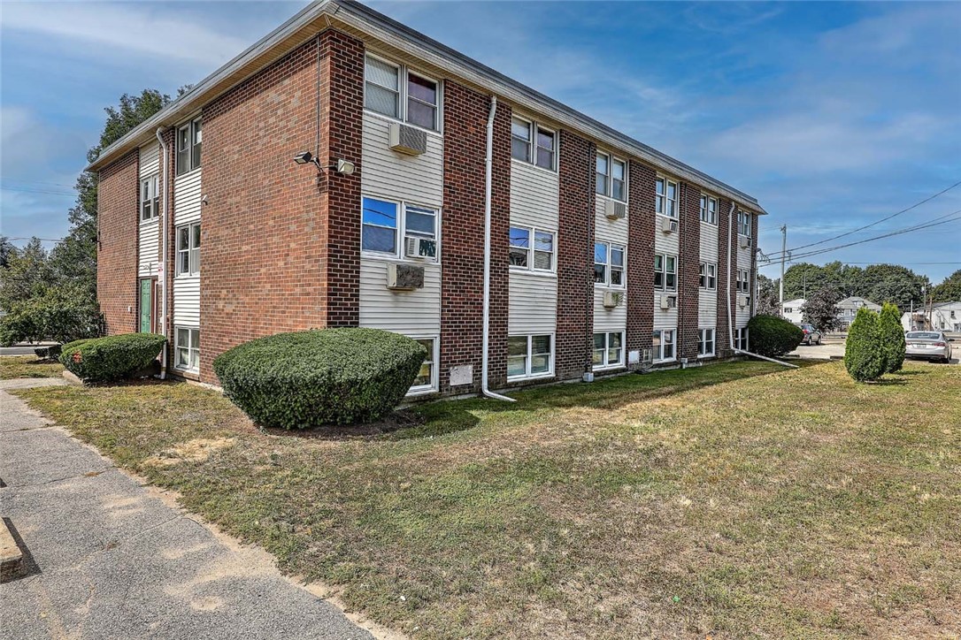 50 Carnation Street, Unit 2 Pawtucket, RI 02860 - Photo 2 of 21