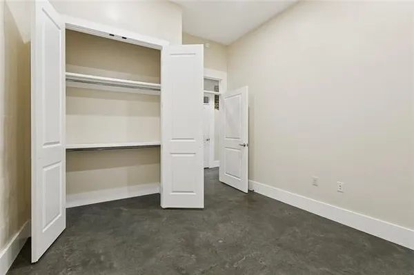 $2,100 | 137 Carondelet Street, Unit 101, New Orleans, LA 70130
