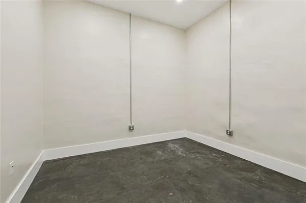 $2,100 | 137 Carondelet Street, Unit 101, New Orleans, LA 70130