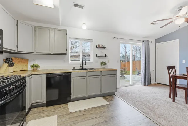 $344,900 | 12513 West 10th Avenue, Airway Heights, WA 99001