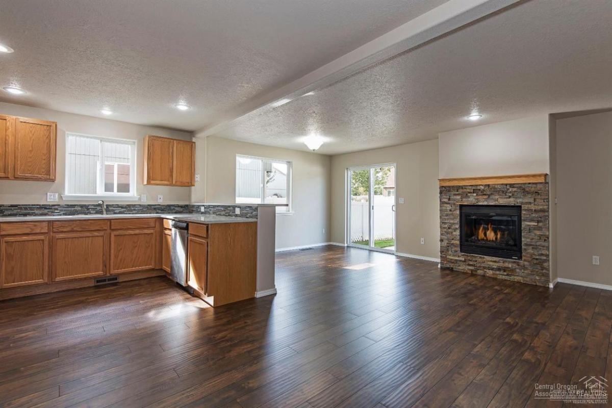 2233 Southwest 22nd Street Redmond, OR 97756 - Photo 9 of 22 Additional Photo