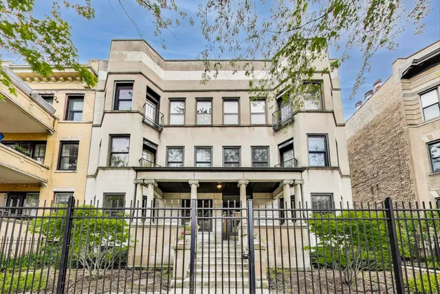 $675,000 | 917 West Gunnison Street, Unit 1W, Chicago, IL 60640