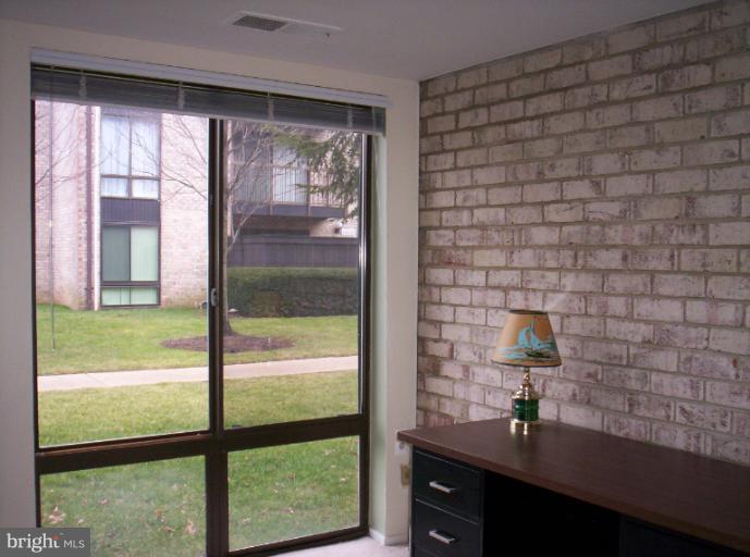 10026 Stedwick Road, Unit 101 Gaithersburg, MD 20886 - Photo 25 of 30 Den/Study 3