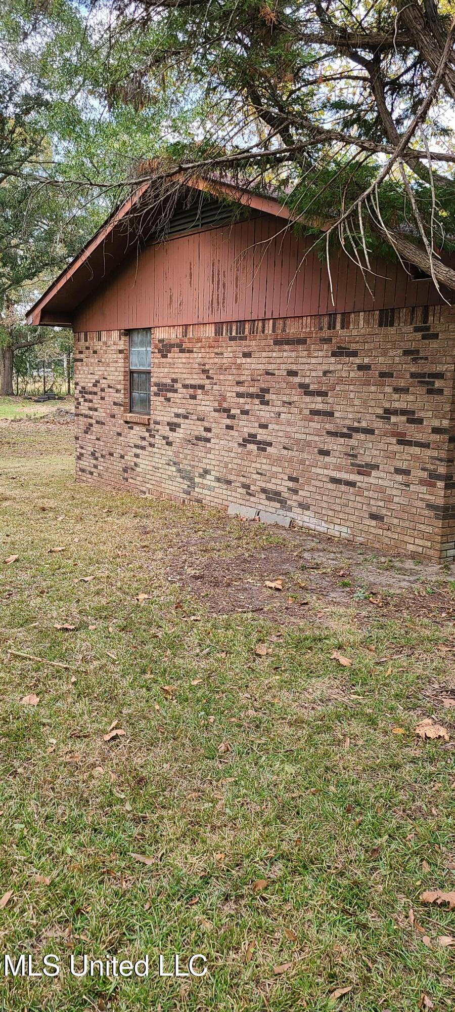 121 Rogers Smith Road Lucedale, MS 39452 - Photo 3 of 20 20251113_160914