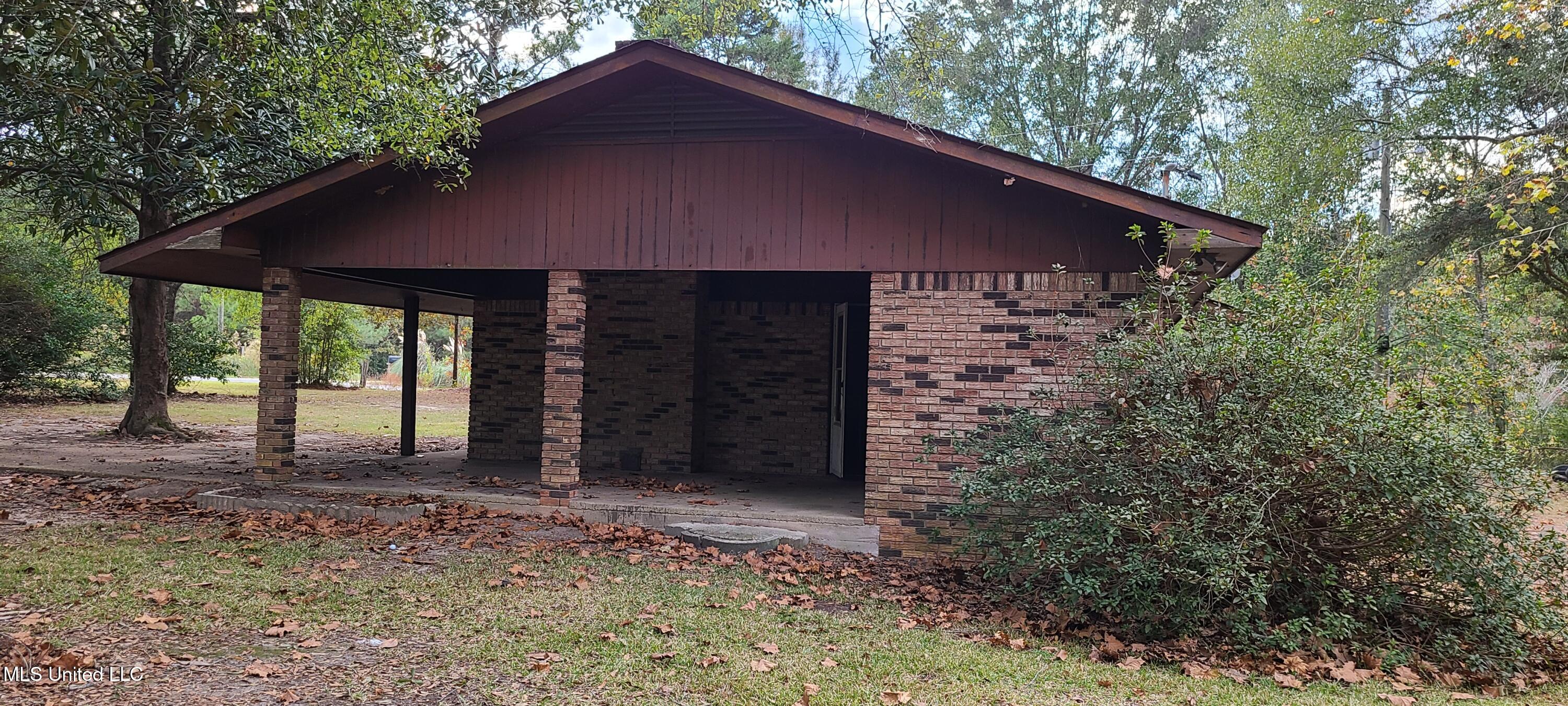 121 Rogers Smith Road Lucedale, MS 39452 - Photo 5 of 20 20251113_161331