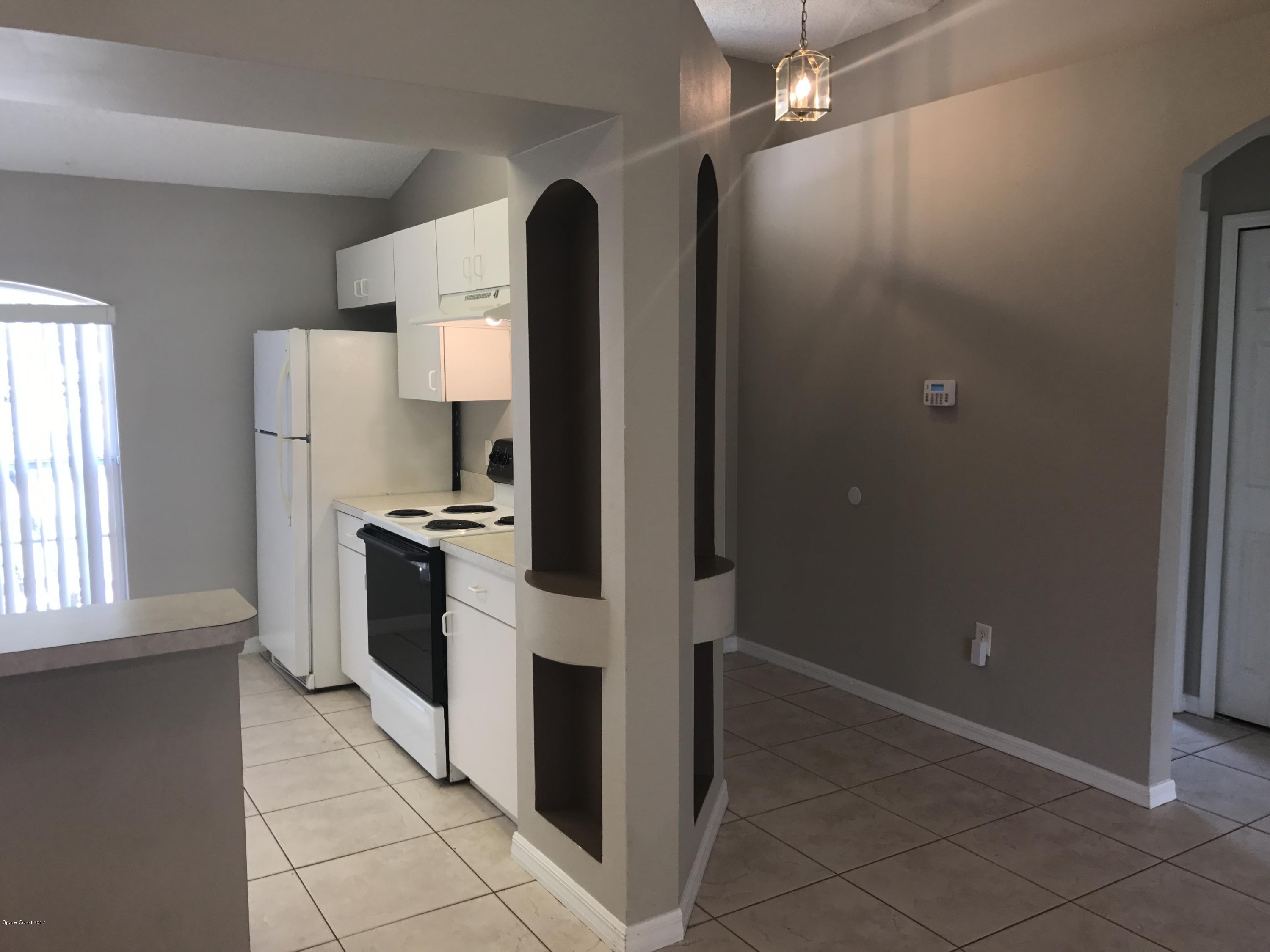 255 Gordon Road Northwest Palm Bay, FL 32907 - Photo 4 of 16 IMG_0653