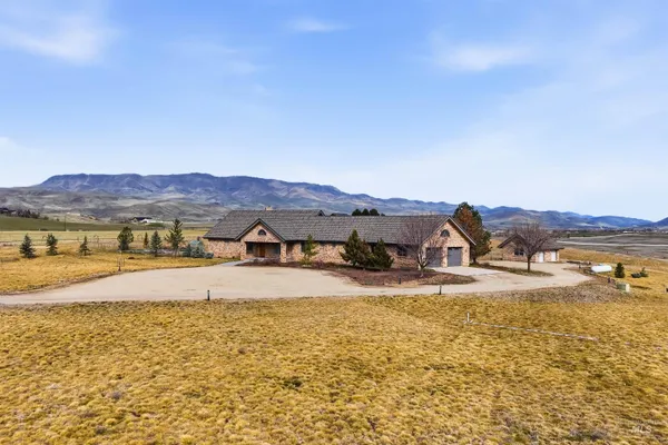 $1,289,900 | 9650 N Highway, Horseshoe Bend, ID 83629