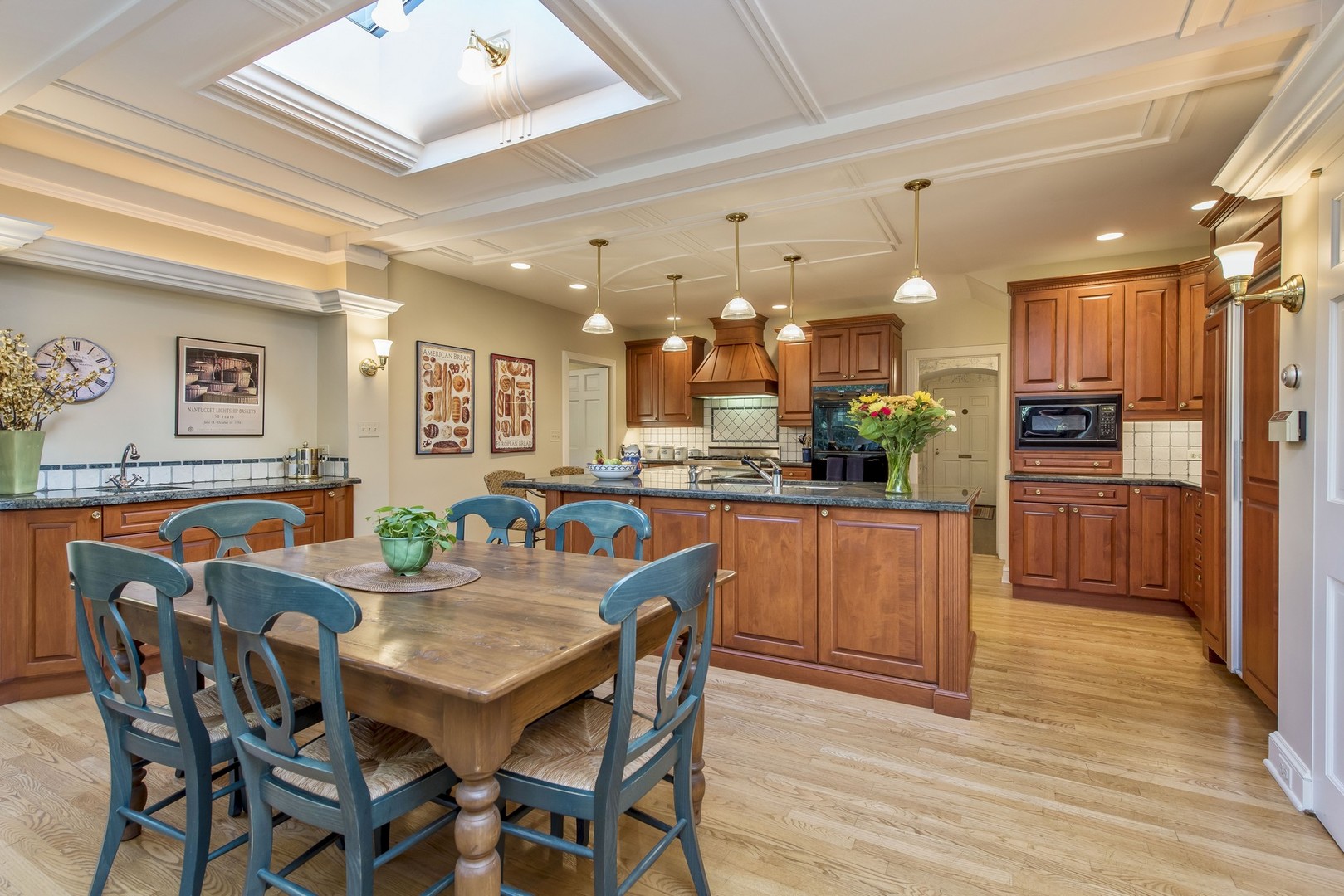 1051 Seneca Road Wilmette, IL 60091 - Photo 4 of 28 Gallery Image 4