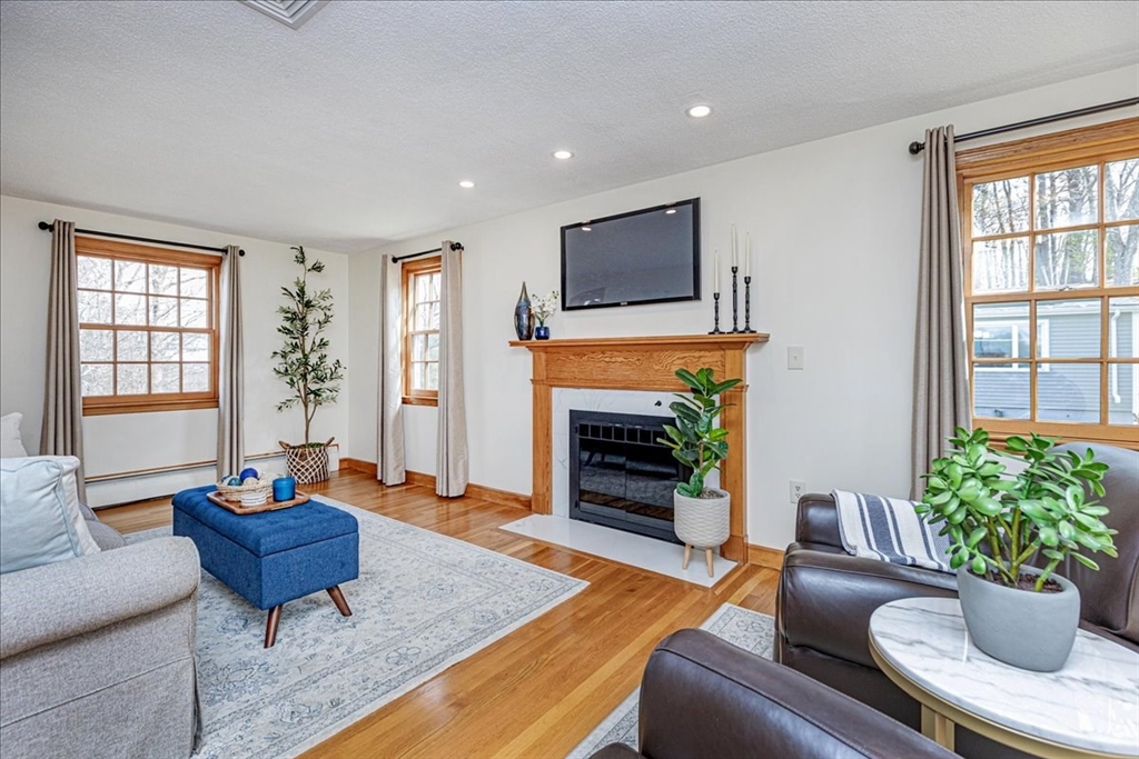 22 Bernard Road Woburn, MA 01801 - Photo 5 of 37 Gallery Image 5