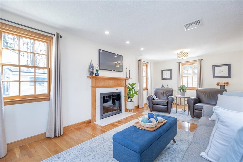 22 Bernard Road Woburn, MA 01801 - Photo 6 of 37 Gallery Image 6