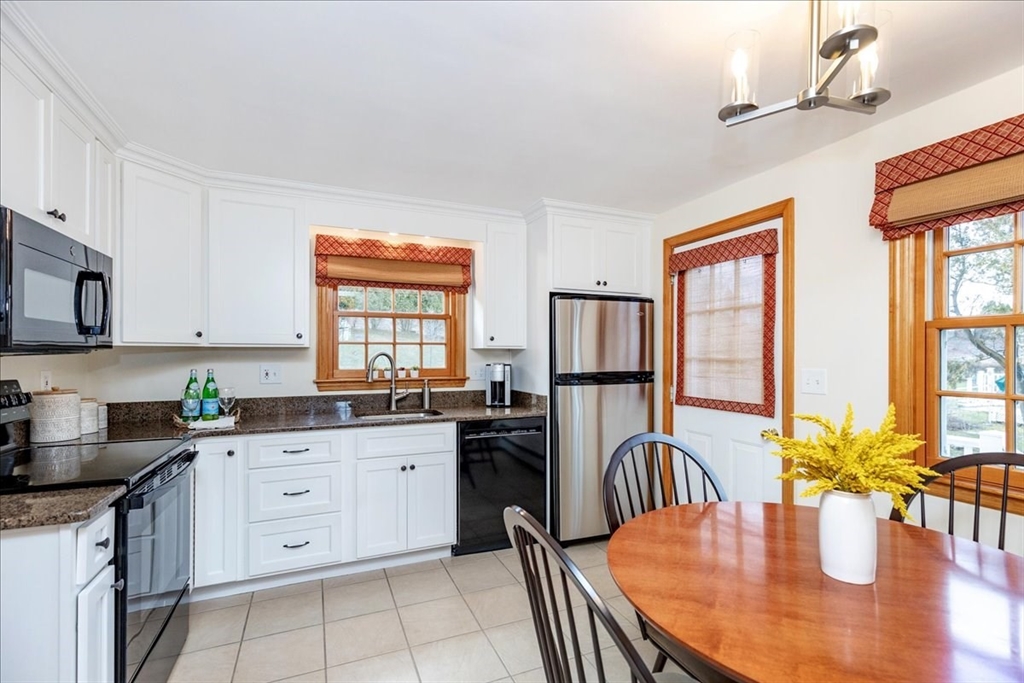22 Bernard Road Woburn, MA 01801 - Photo 8 of 37 Gallery Image 8