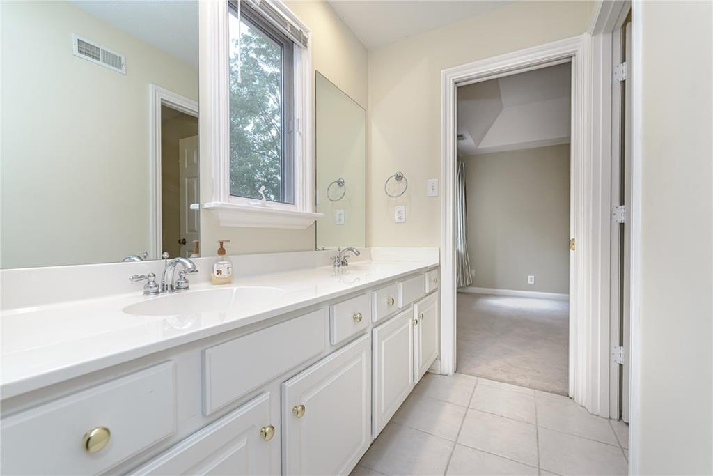 10257 Springstone Road Fishers, IN 46055 - Photo 19 of 39