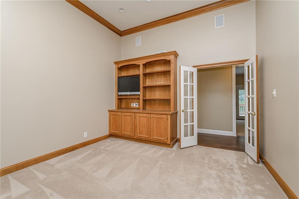 10257 Springstone Road Fishers, IN 46055 - Photo 4 of 39