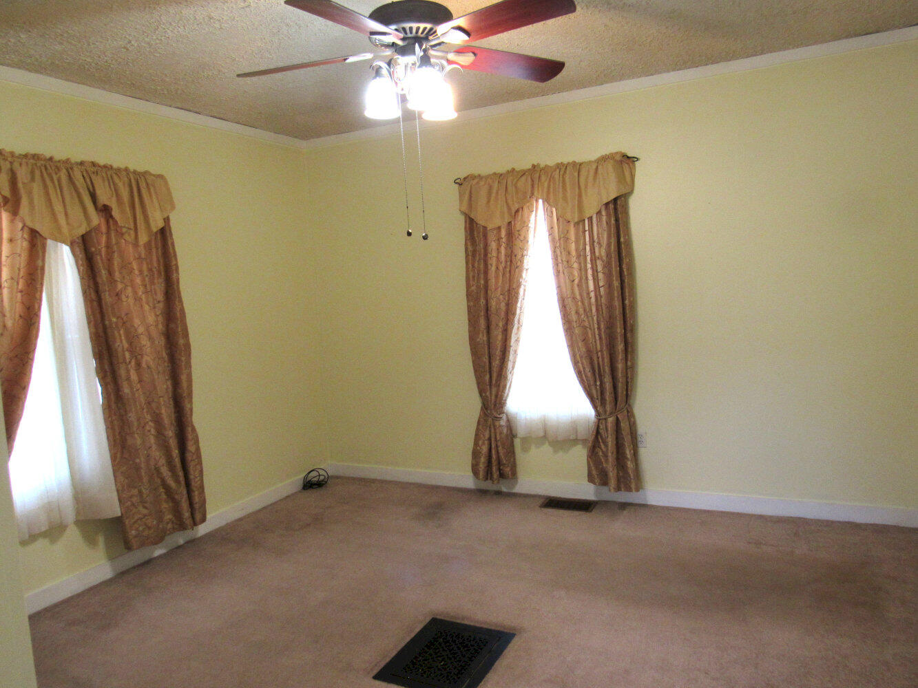 17 North Main Street Solon, ME 04979 - Photo 22 of 47 #22 Bedroom 1_result