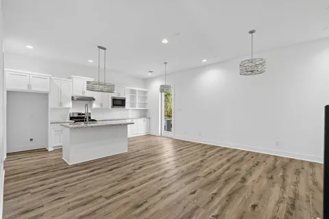 $359,900 | 5608 Savyon Drive, Houston, TX 77091