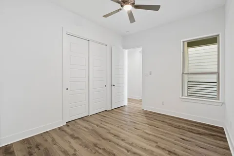 $359,900 | 5608 Savyon Drive, Houston, TX 77091