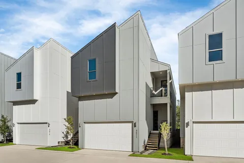 $359,900 | 5608 Savyon Drive, Houston, TX 77091