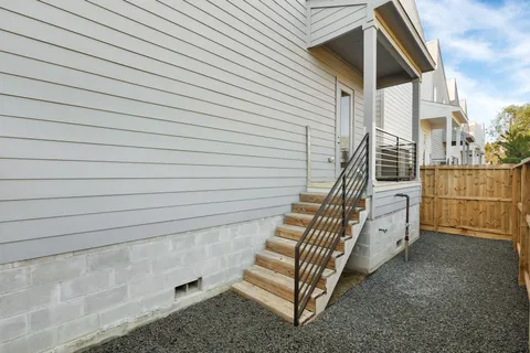 $359,900 | 5608 Savyon Drive, Houston, TX 77091