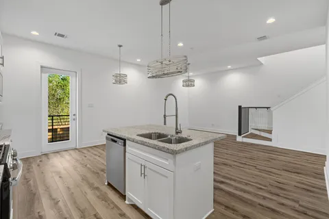 $359,900 | 5608 Savyon Drive, Houston, TX 77091