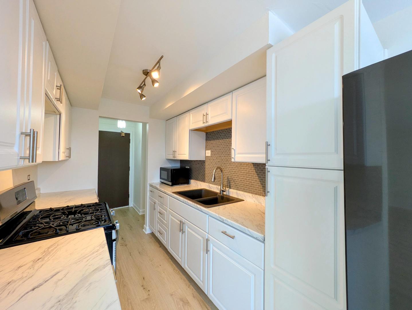 7540 North Ridge Boulevard, Unit 6C Chicago, IL 60645 - Photo 7 of 14