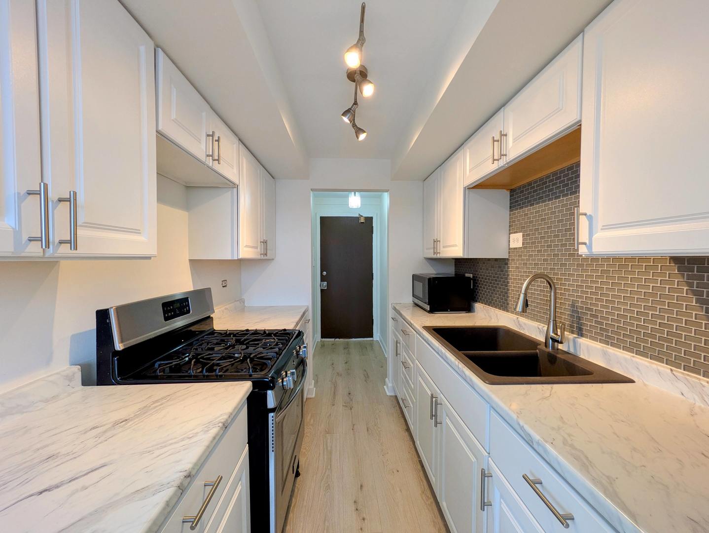 7540 North Ridge Boulevard, Unit 6C Chicago, IL 60645 - Photo 8 of 14