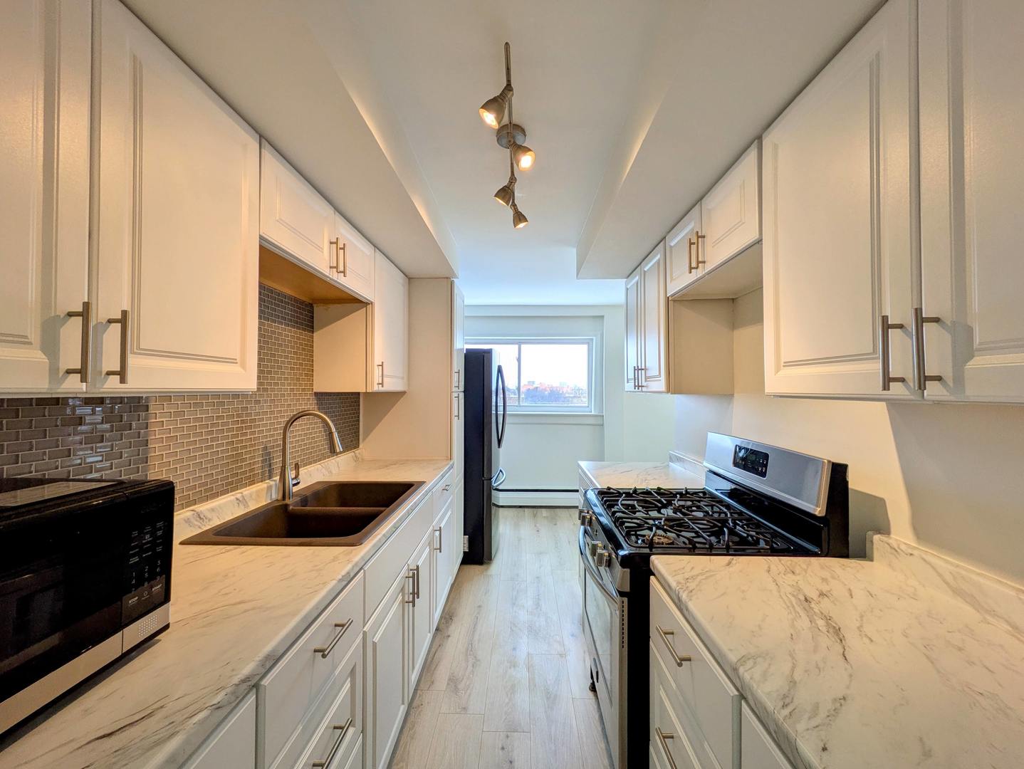 7540 North Ridge Boulevard, Unit 6C Chicago, IL 60645 - Photo 9 of 14