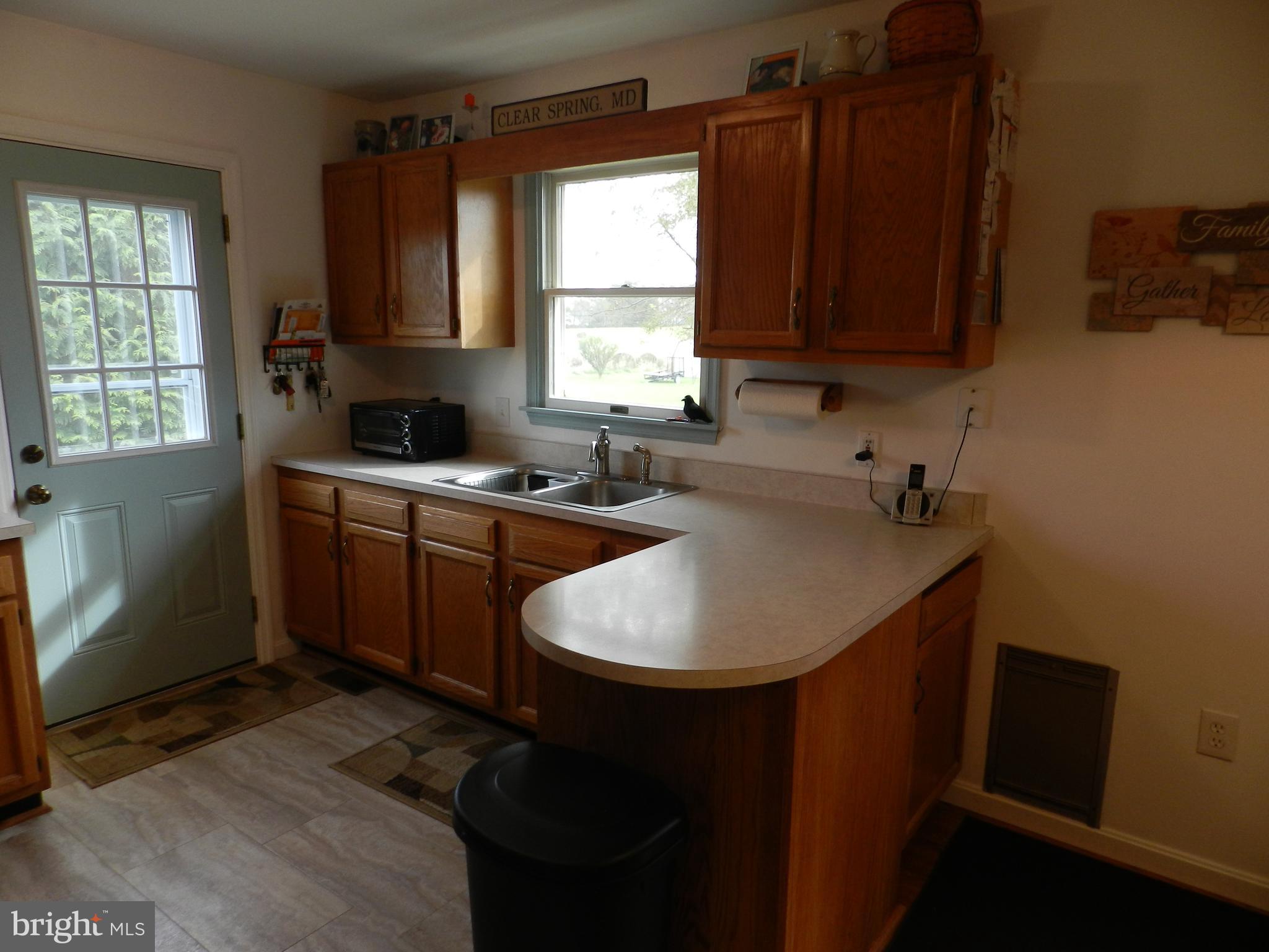 14111 Barnhart Road Clear Spring, MD 21722 - Photo 11 of 37