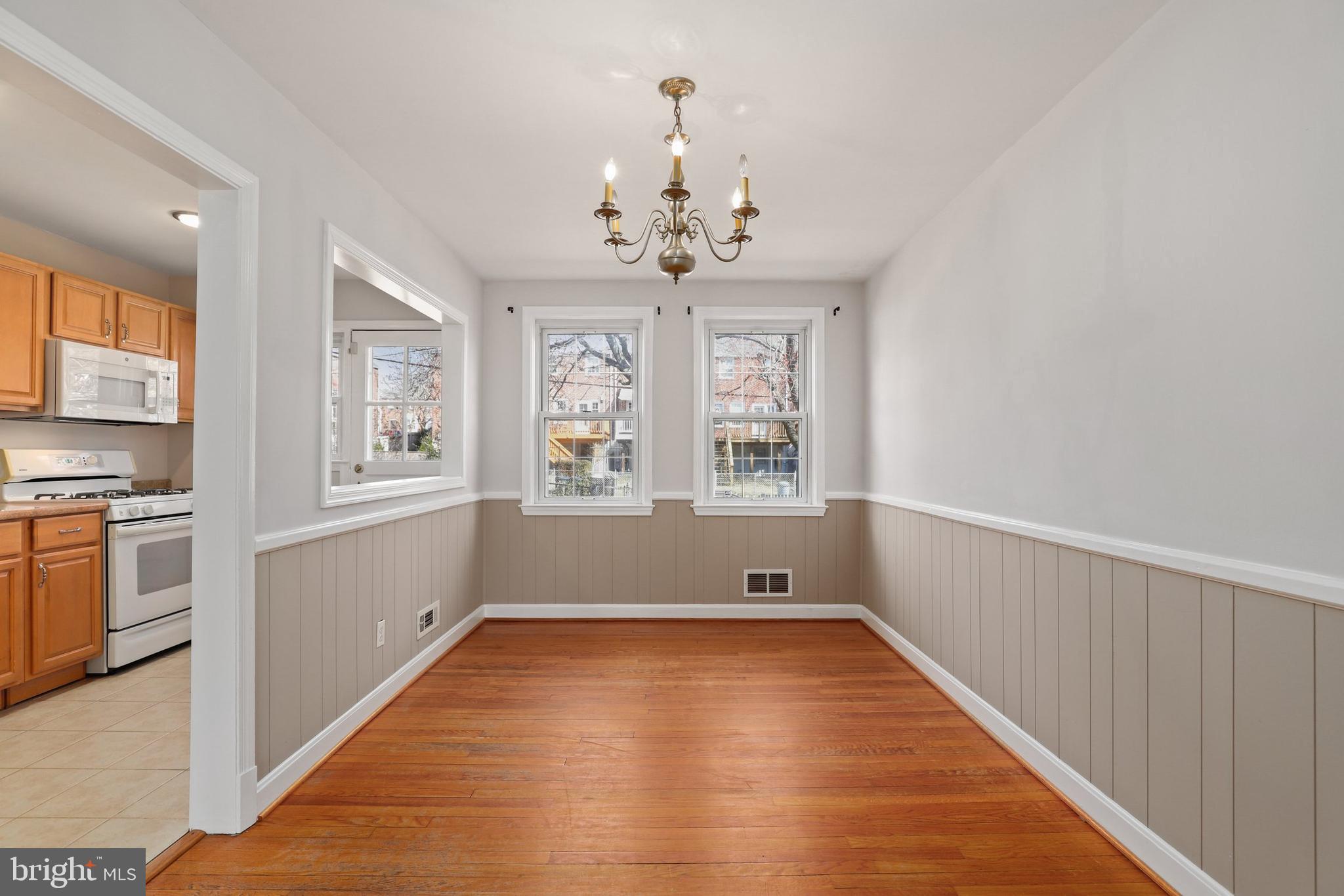 1638 Aberdeen Road Towson, MD 21286 - Photo 3 of 27