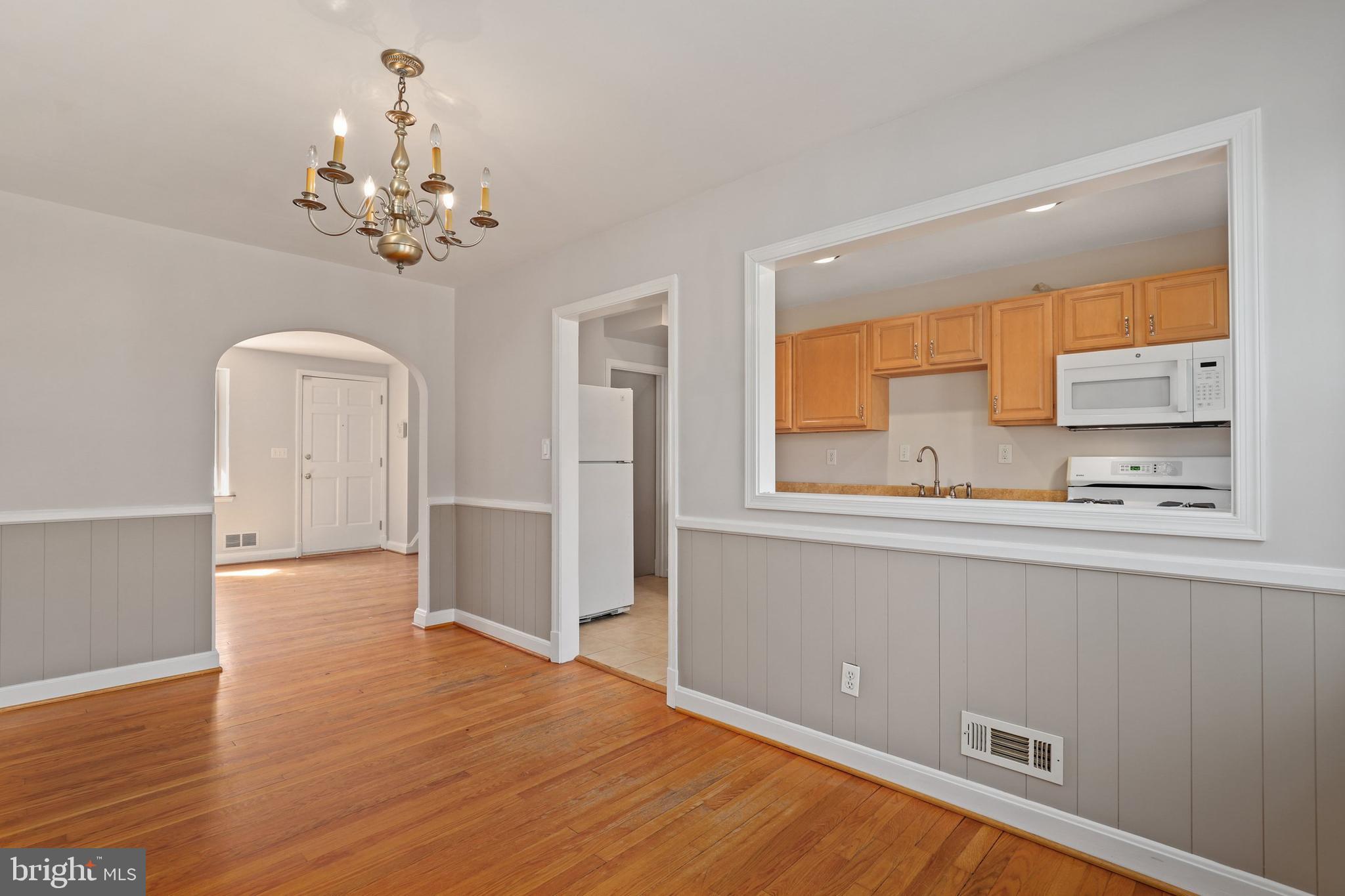 1638 Aberdeen Road Towson, MD 21286 - Photo 5 of 27