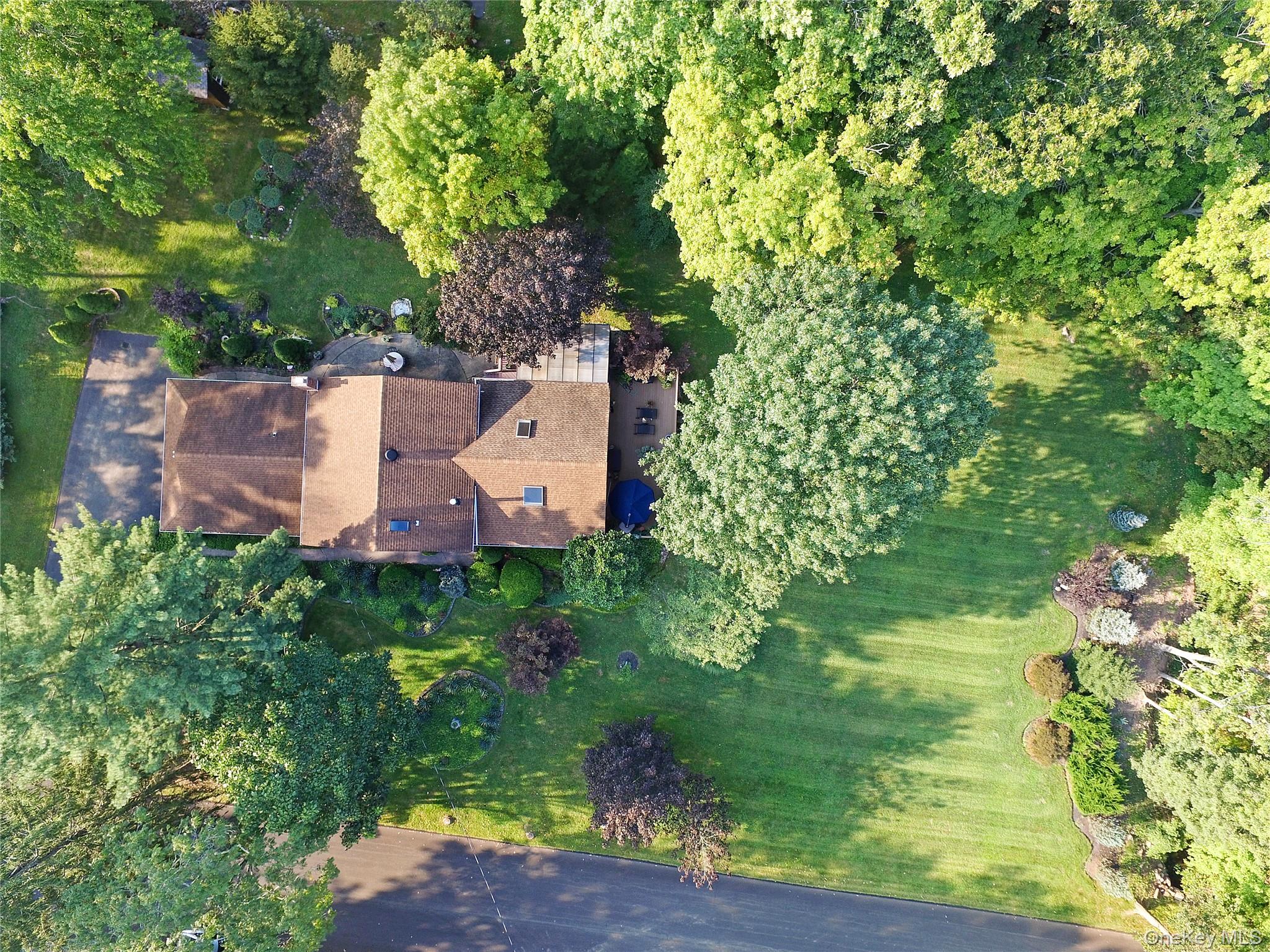 6 Kenbar Road West Nyack, NY 10994 - Photo 4 of 36