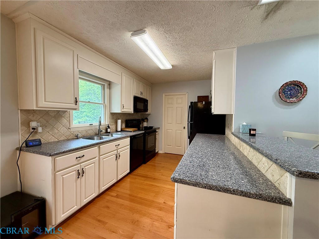 327 Gilbert Street Kilmarnock, VA 22482 - Photo 9 of 37
