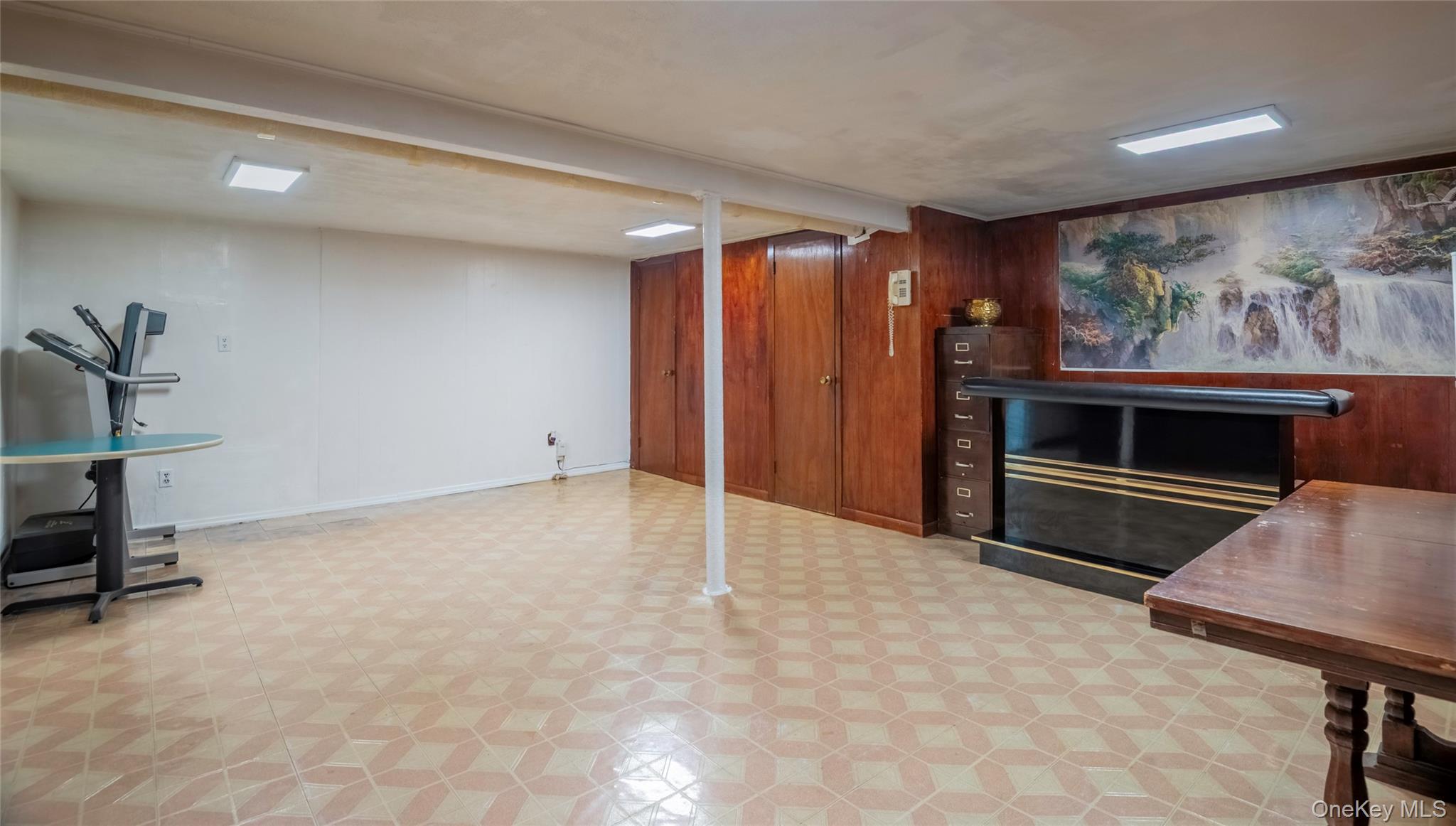 244-31 86th Road Queens, NY 11426 - Photo 21 of 32