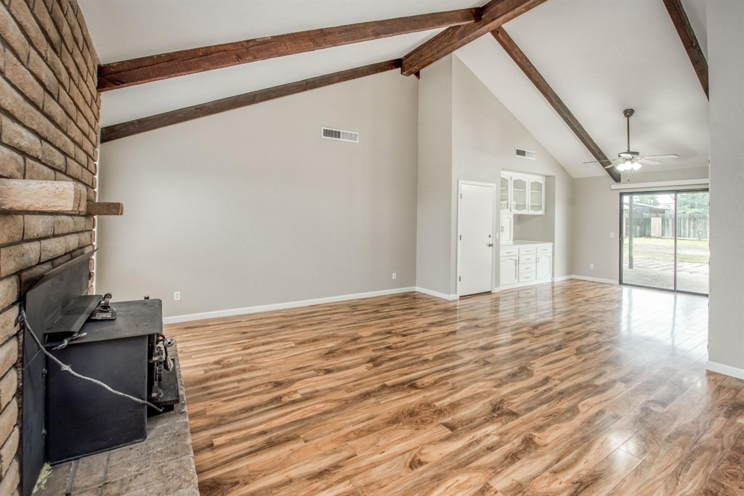 18304 El Paso Road Madera, CA 93638 - Photo 5 of 34 Gallery Image 5