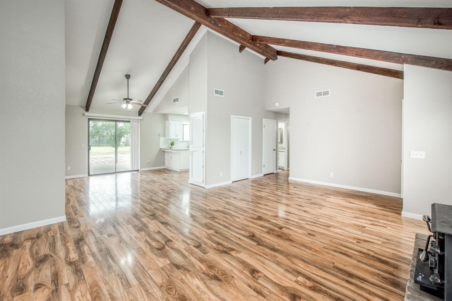 18304 El Paso Road Madera, CA 93638 - Photo 6 of 34 Gallery Image 6