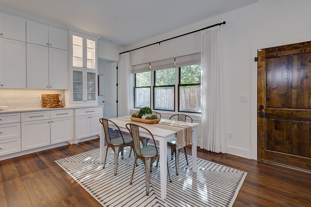 1400 17th Avenue Columbus, GA 31901 - Photo 22 of 50 a view of a dining room with furniture window and wooden floor